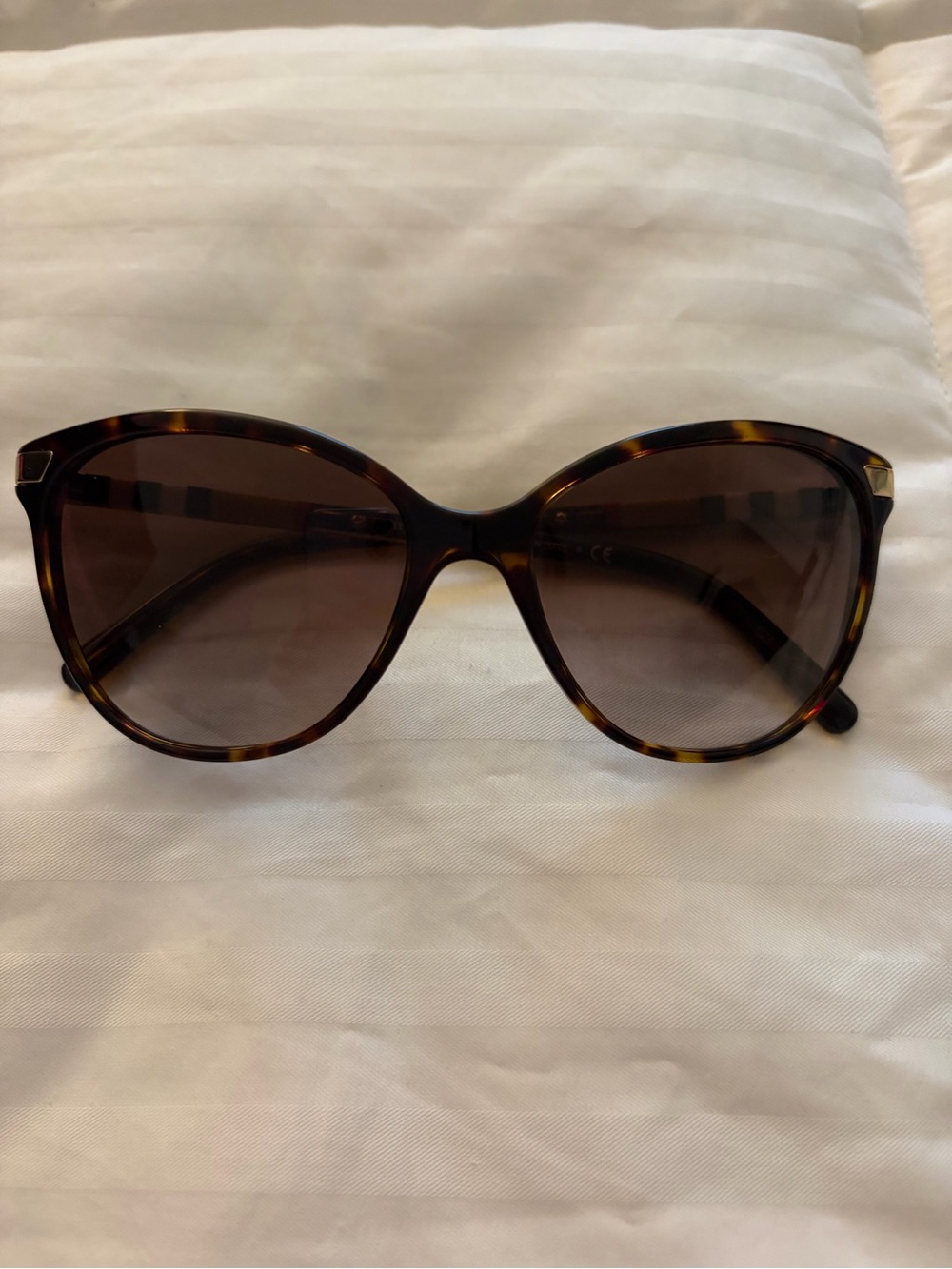 Burberry 0BE4216 Sunglasses in Dark Havana